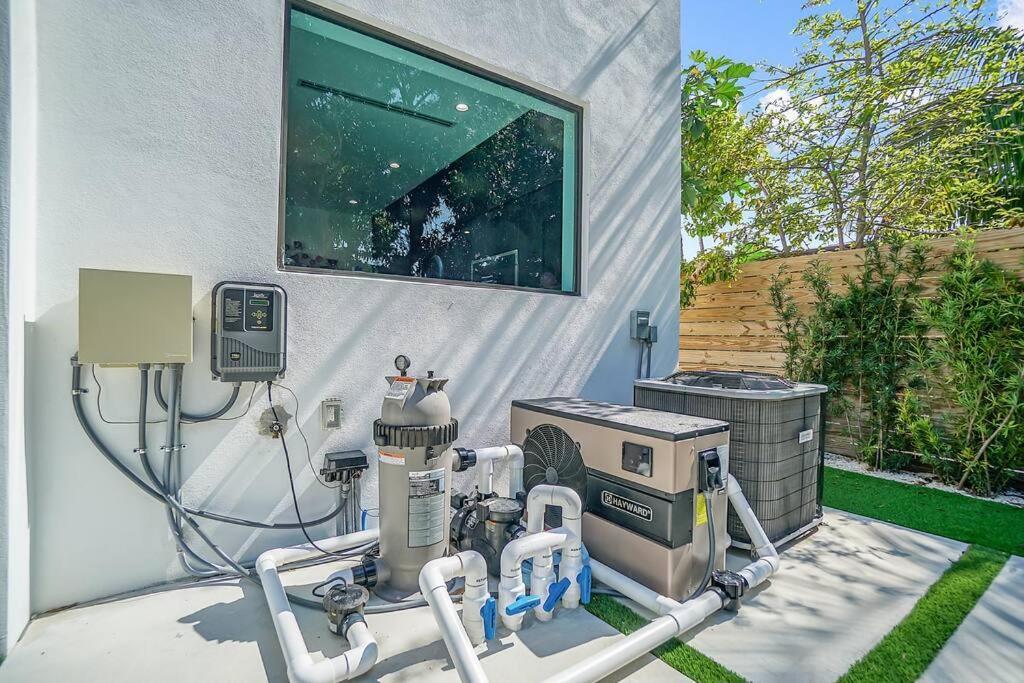 Willa Design House -Heated Pool -Big Yard -Gated Parking Miami Zewnętrze zdjęcie