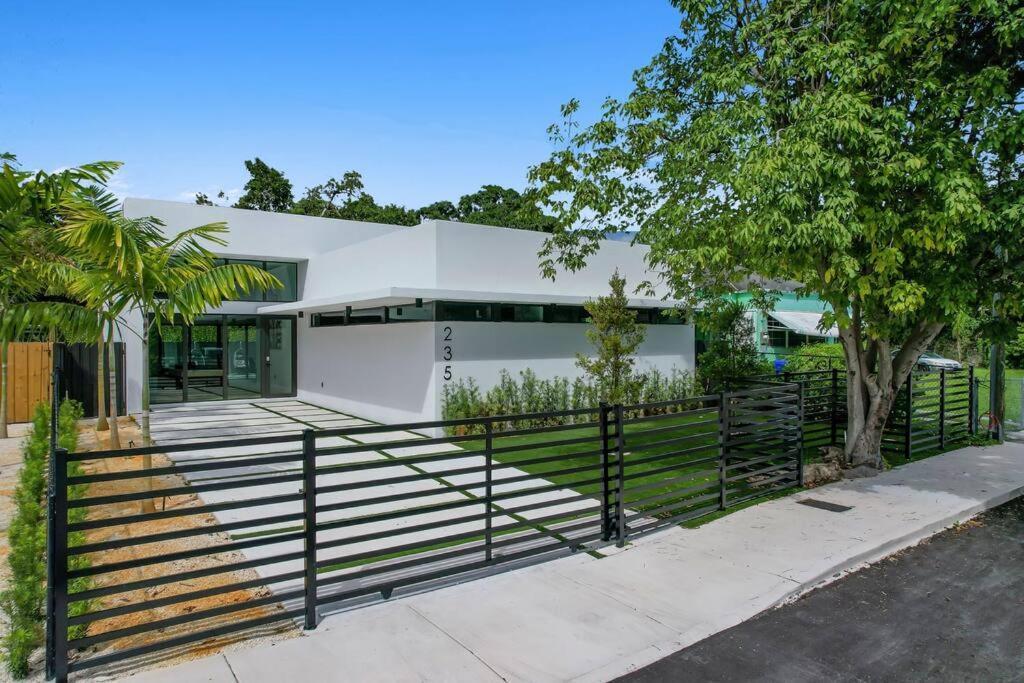 Willa Design House -Heated Pool -Big Yard -Gated Parking Miami Zewnętrze zdjęcie